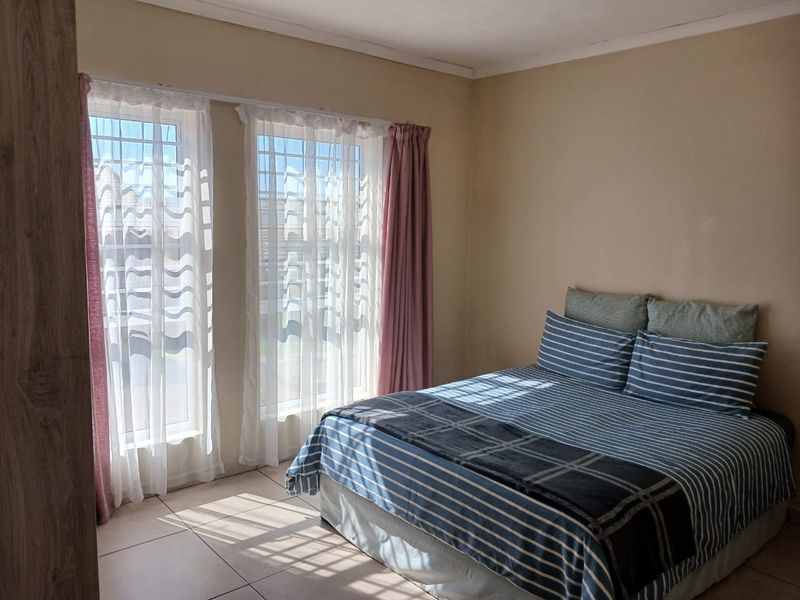 3bedroom Townhouse in Beacon Bay - Photo 8