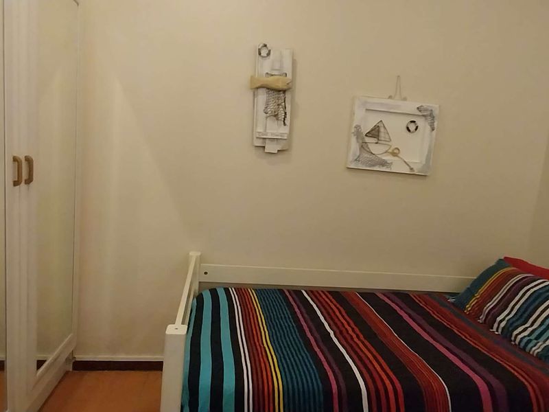 Elegant and fully furnished, this ground floor - Photo 10