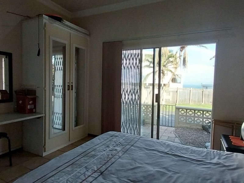 Elegant and fully furnished, this ground floor - Photo 7