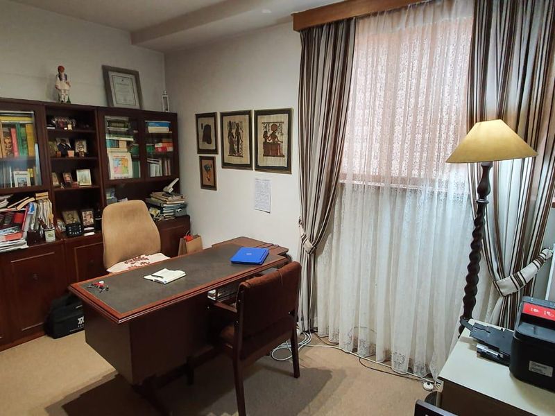 Two adjoining apartments sold as one - Photo 5