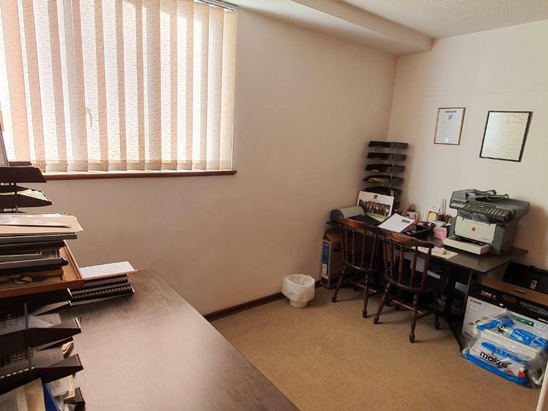 Two adjoining apartments sold as one - Photo 3