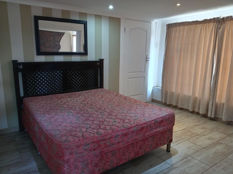 Stunning semi furnished flatlet to rent in South Crest - Photo 4