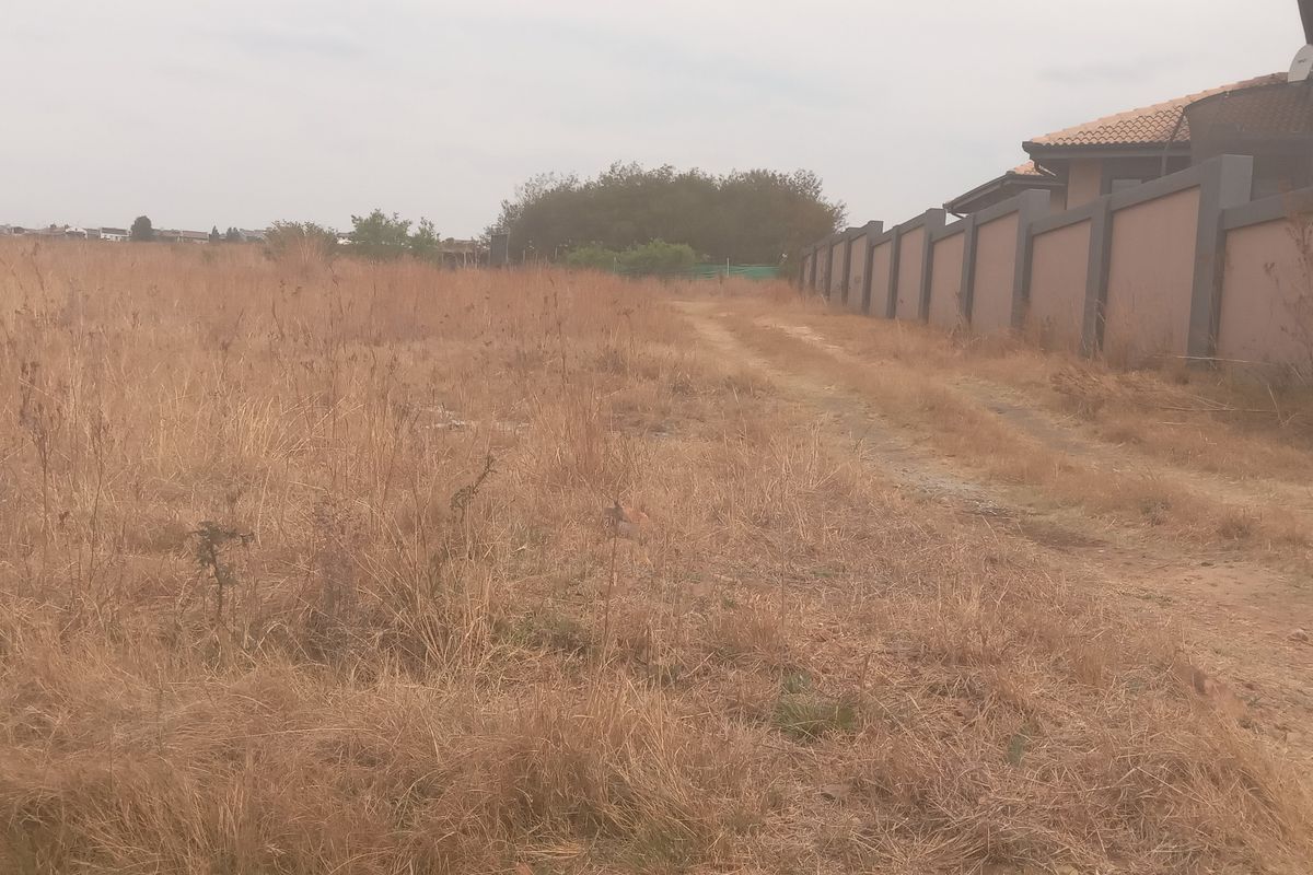 Vacant land for sale in a Secured Estate - Photo 2
