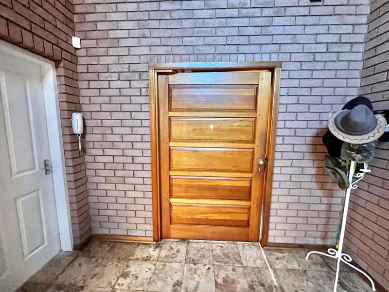 Four bedroom home in the HEART OF THE GREEN AREA - Photo 3