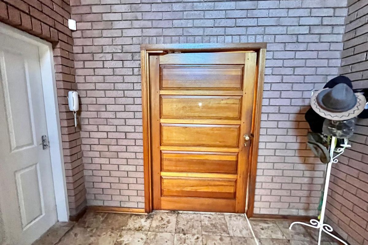 Four bedroom home in the HEART OF THE GREEN AREA - Photo 3