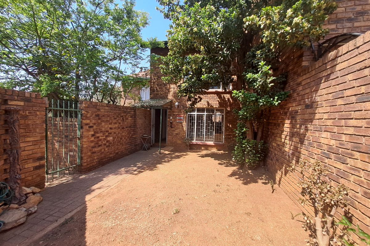 3-Bedroom Duplex for Sale in Central - Photo 2