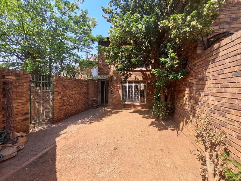 3-Bedroom Duplex for Sale in Central - Photo 2