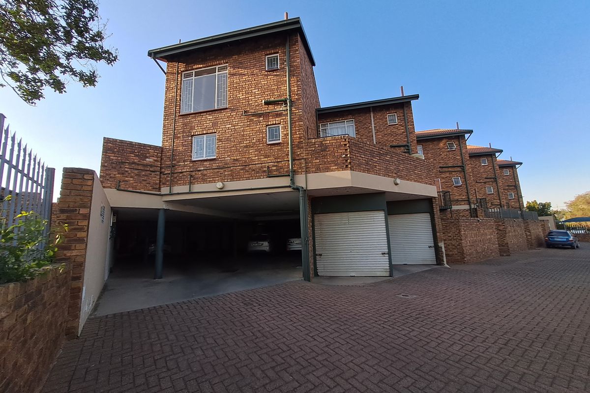 3-Bedroom Duplex for Sale in Central - Photo 3