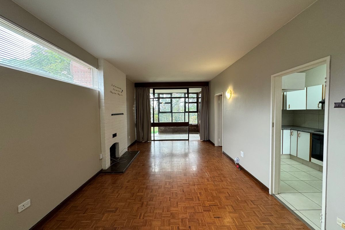 Beautiful Newly Painted One Bedroom Ground Floor Flat to Rent - Photo 4