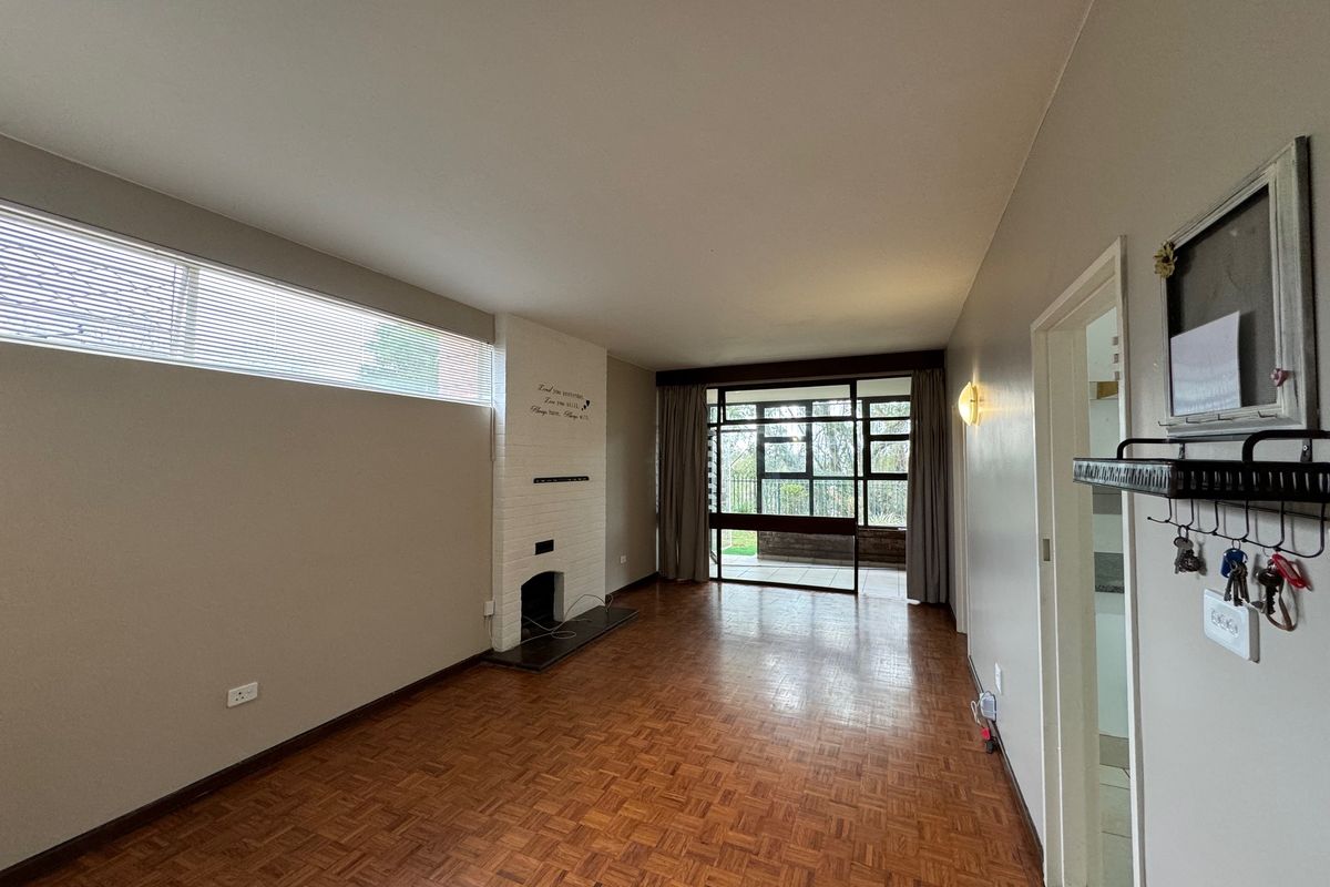 Beautiful Newly Painted One Bedroom Ground Floor Flat to Rent - Photo 3