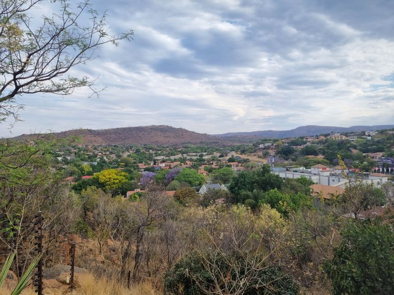 Cashan! - Prime vacant stand  with Stunning Views of Town and Mountains - Photo 3