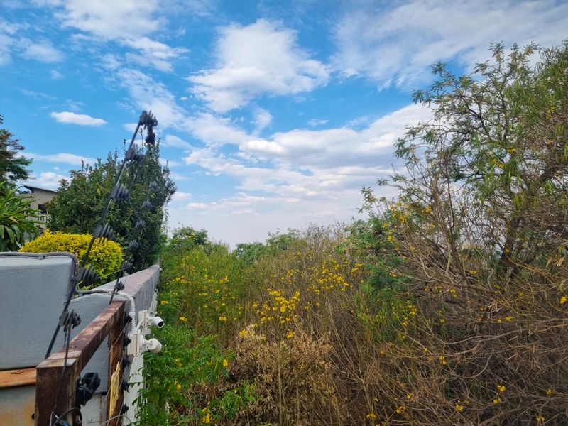 Cashan! - Prime vacant stand  with Stunning Views of Town and Mountains - Photo 2