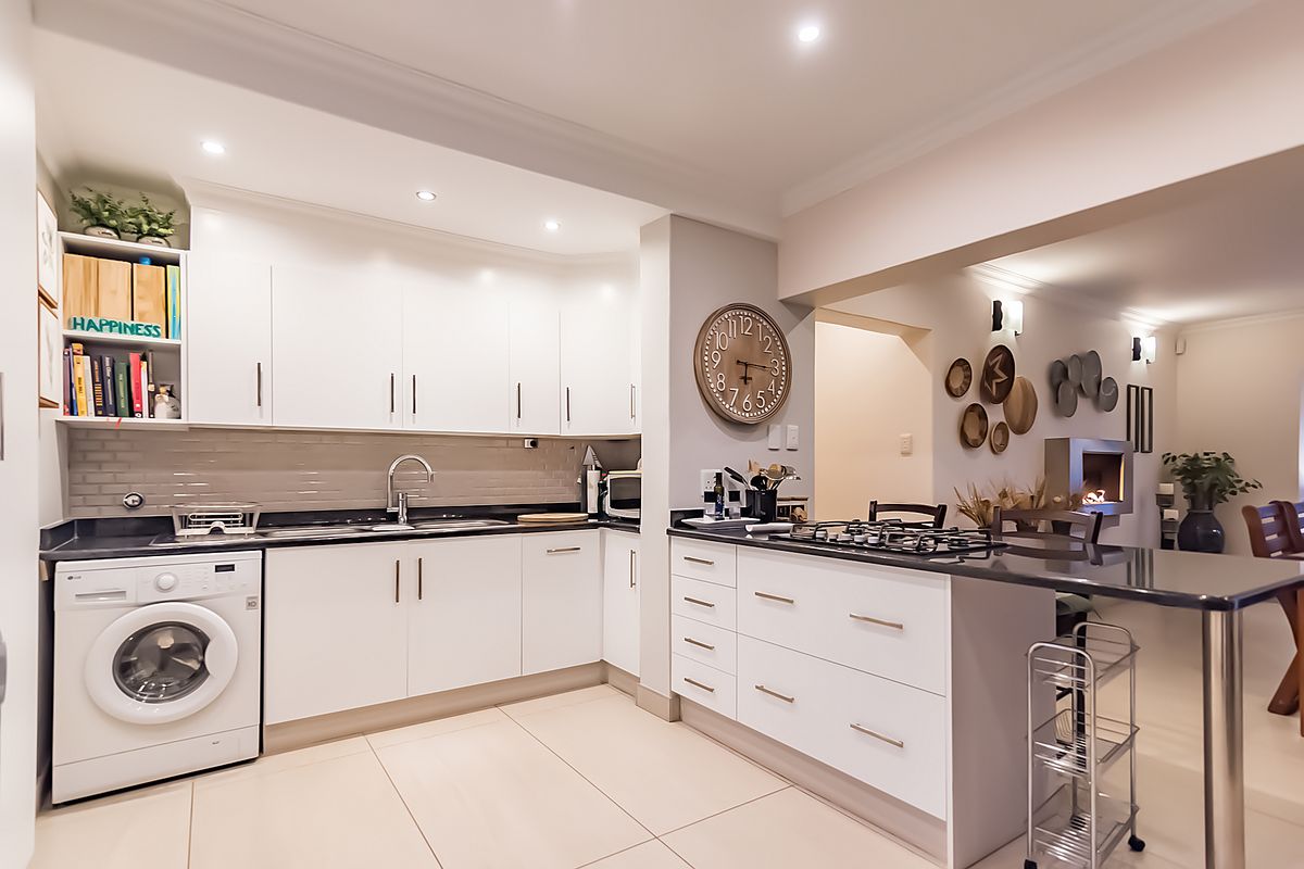 Modern & New 5 Bed 4 Bath  - Club Milos, Excellent Buy - Photo 5