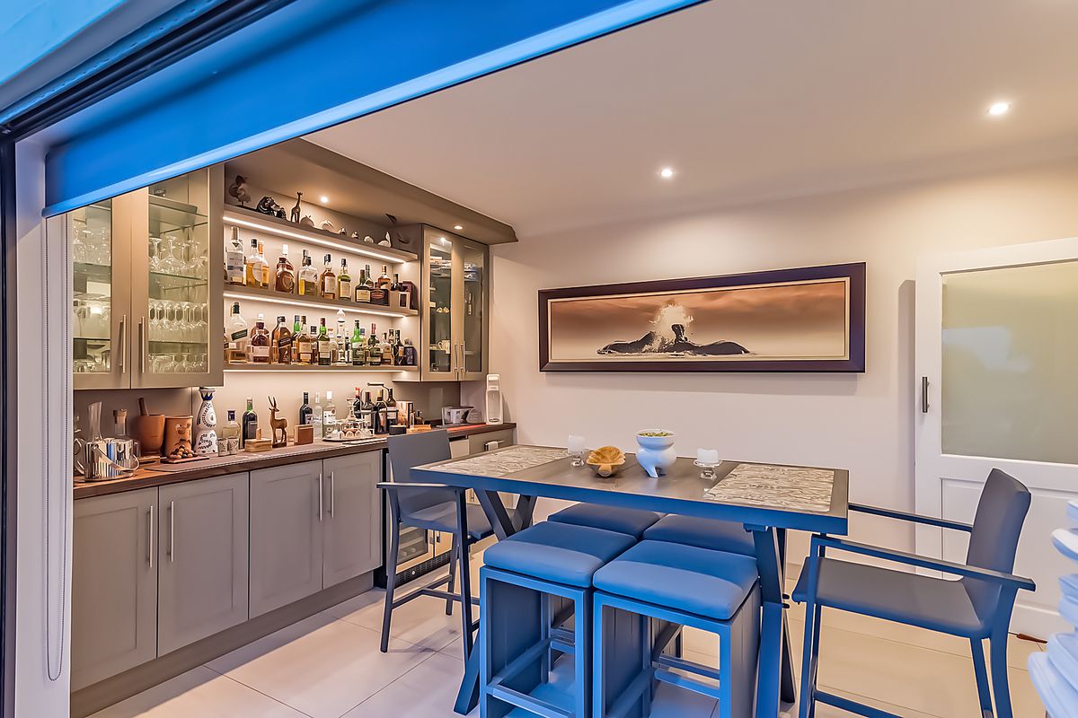 Modern & New 5 Bed 4 Bath  - Club Milos, Excellent Buy - Photo 2