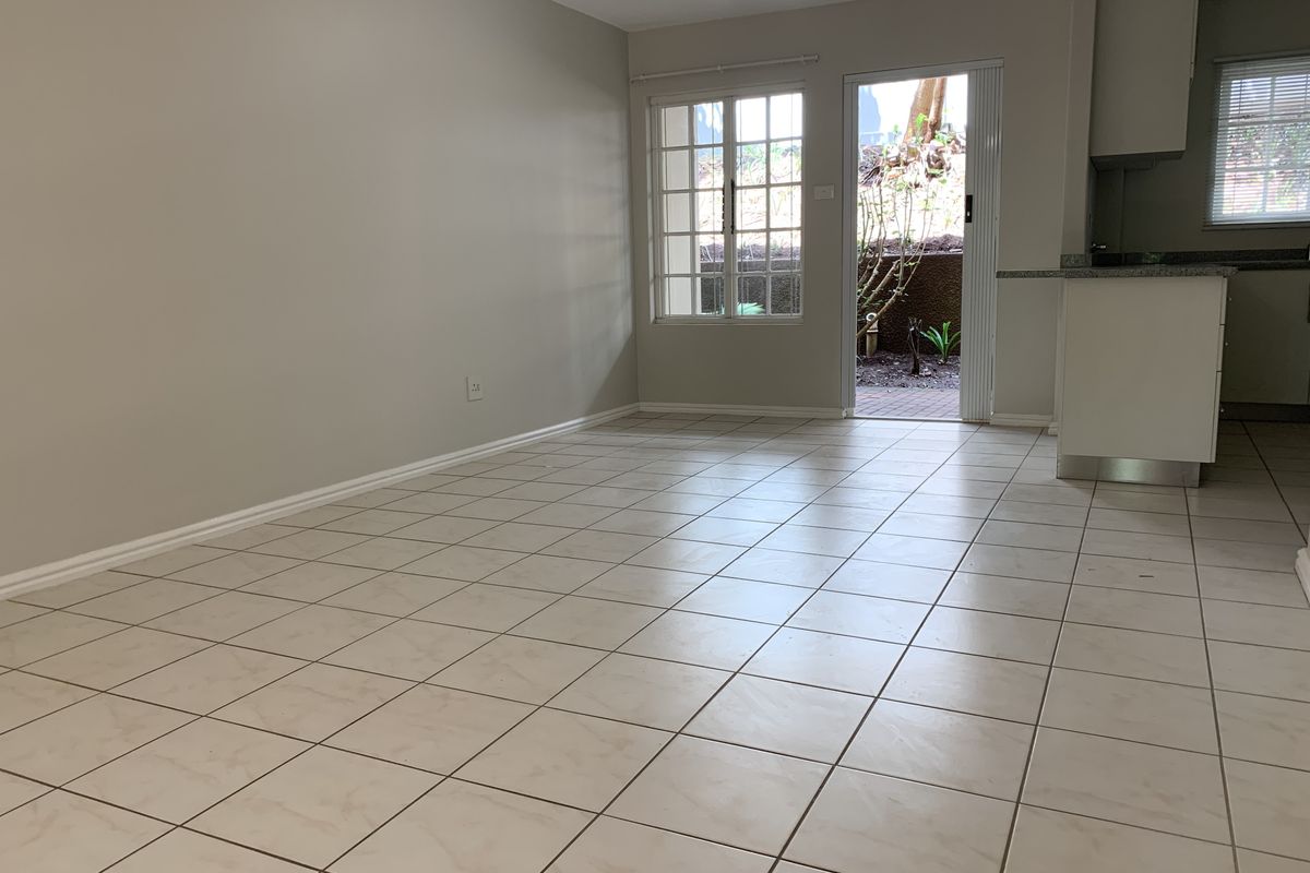 Sunny Coastal Ground Floor Setting - Photo 3