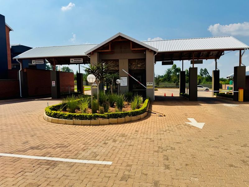 Eco-Elegance and Modern Living in Roodepark Eco City 2 - Photo 4