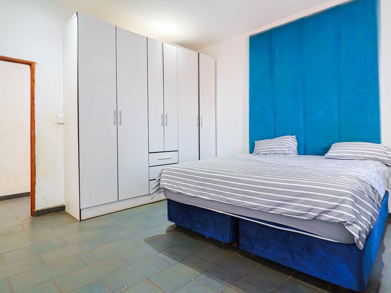 Modern Family Living with Agricultural Opportunity – Fully Walled and Gated - Photo 8