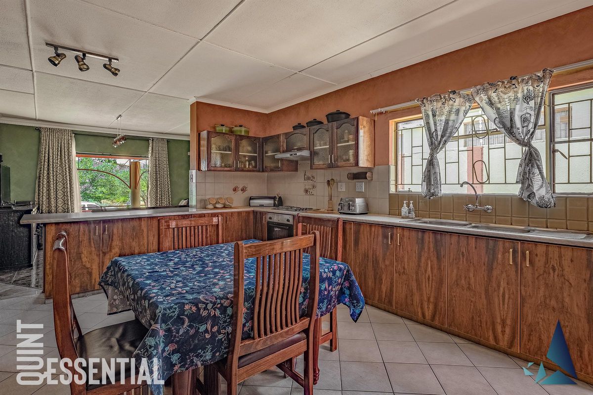 KHOMASDAL - N$2,200,000 - Photo 3