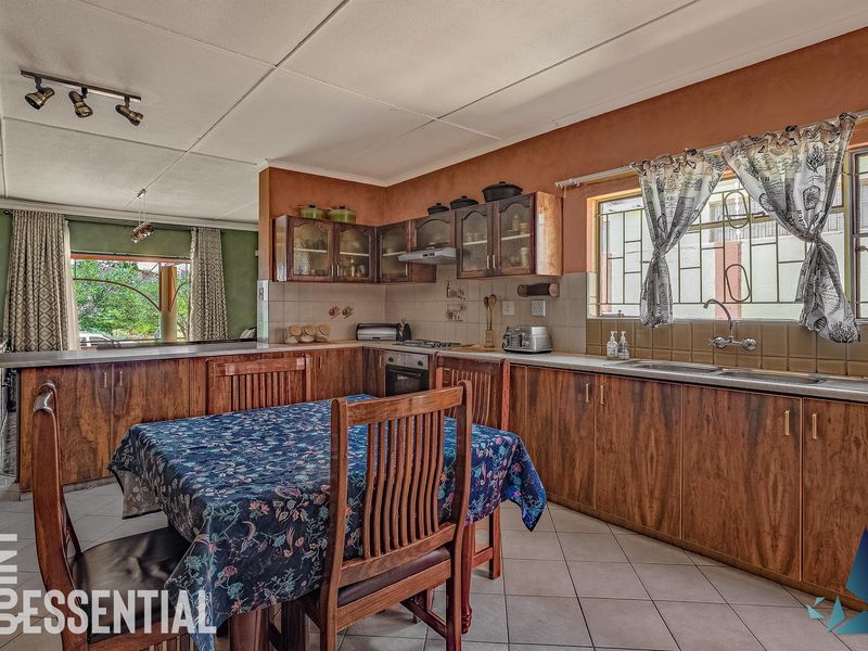 KHOMASDAL - N$2,200,000 - Photo 3