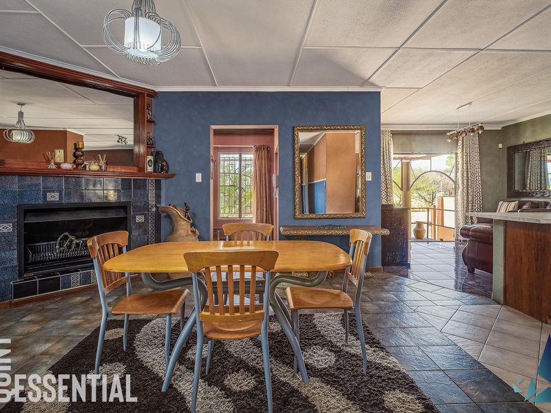 KHOMASDAL - N$2,200,000 - Photo 2