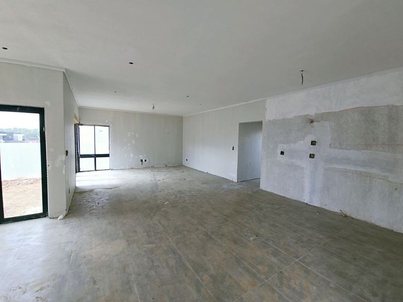 Exquisite Double-Story Home in Fountainbrook Estate with Staff Accommodation - Photo 5