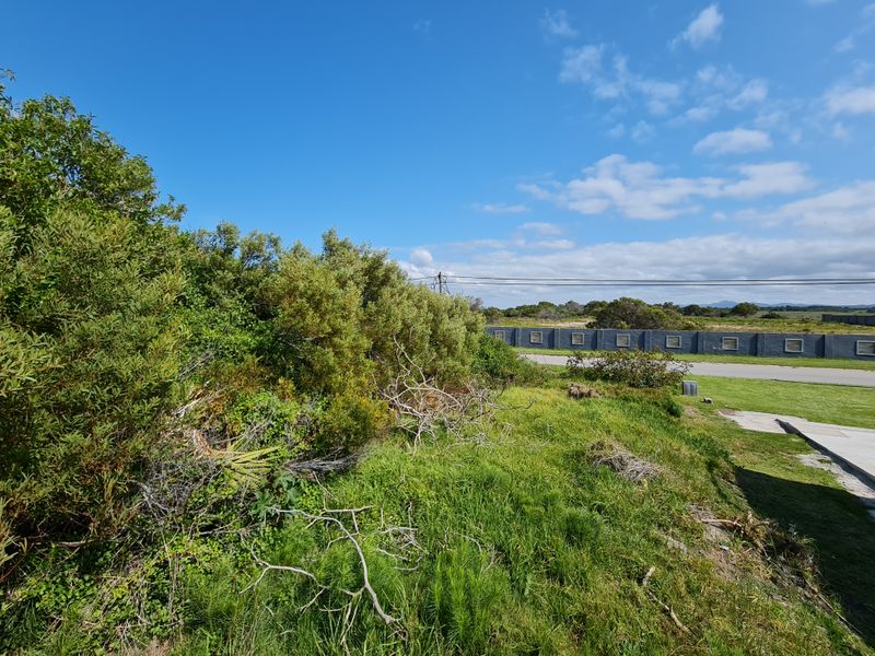 Large Vacant Stand, Beautiful Mountain and Landscape Views in Paradise Beach, Jeffreys Bay - Photo 6