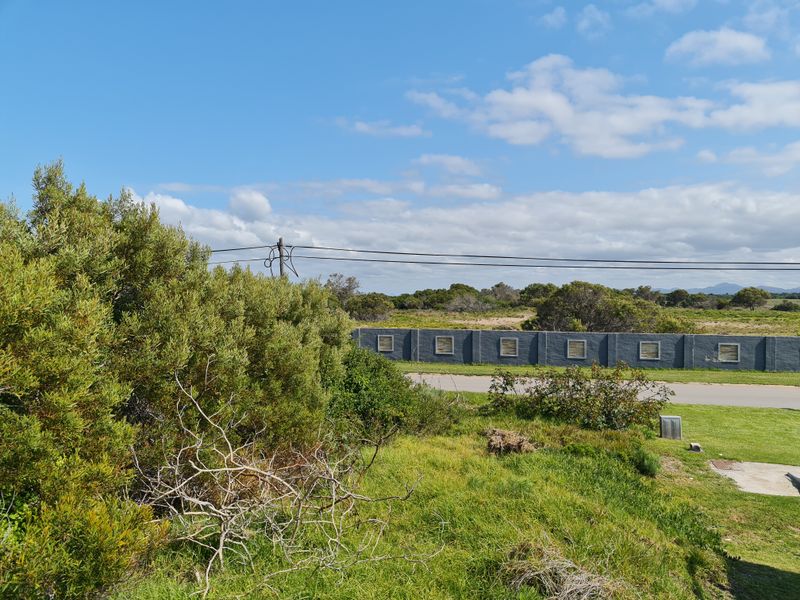 Large Vacant Stand, Beautiful Mountain and Landscape Views in Paradise Beach, Jeffreys Bay - Photo 7