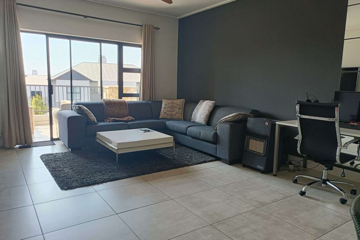 Luxury living in this exquisite 2-bedroom apartment! - Photo 2