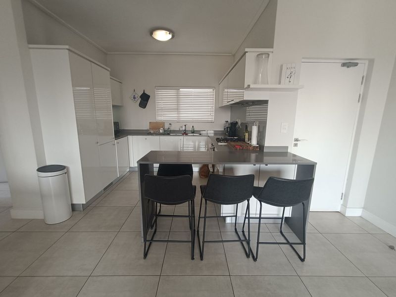 Luxury living in this exquisite 2-bedroom apartment! - Photo 9