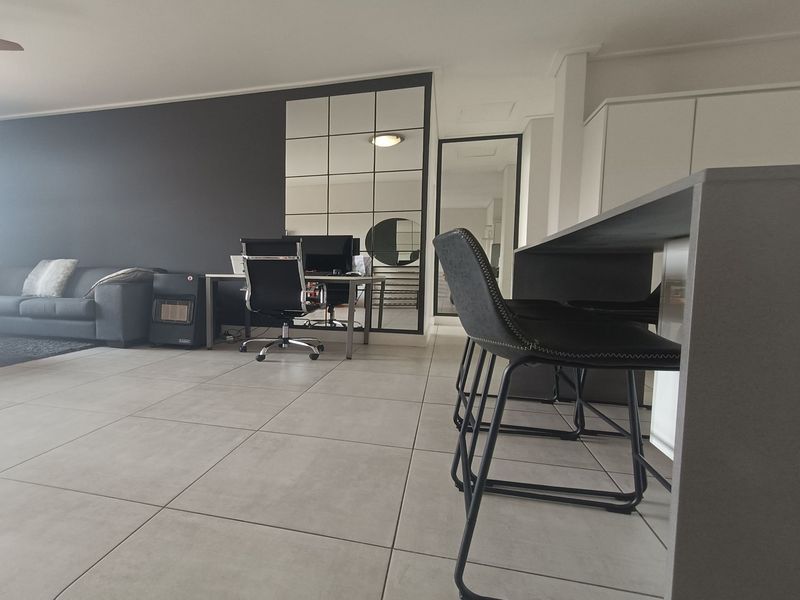 Luxury living in this exquisite 2-bedroom apartment! - Photo 8