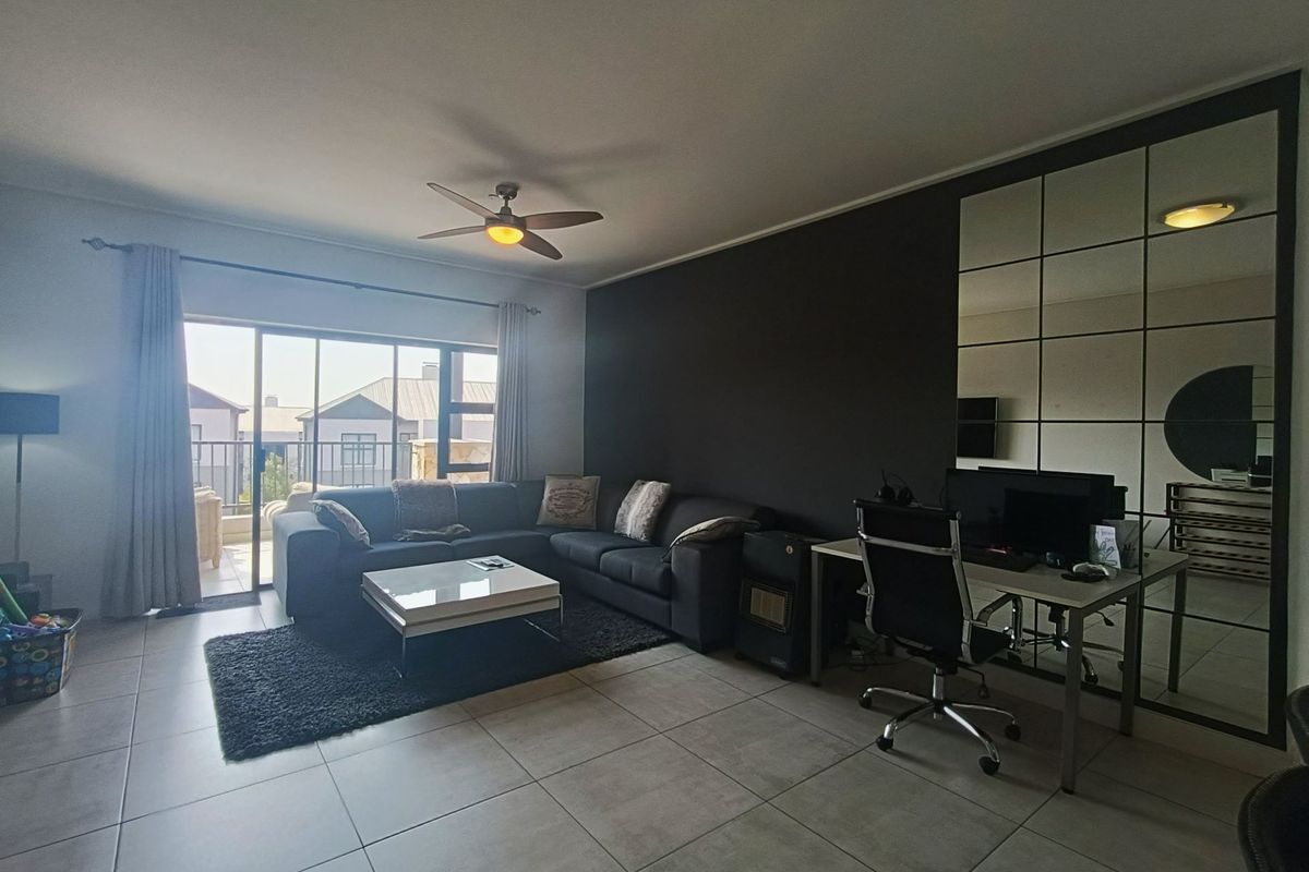 Luxury living in this exquisite 2-bedroom apartment! - Photo 5