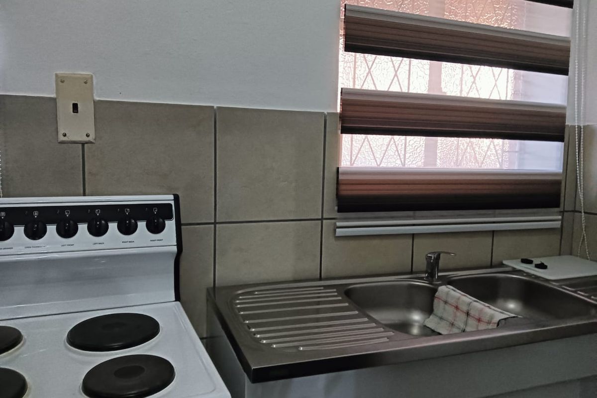 Stunning 2-Bedroom Flat – Ideal for First-Time Buyers or Investors - Photo 5