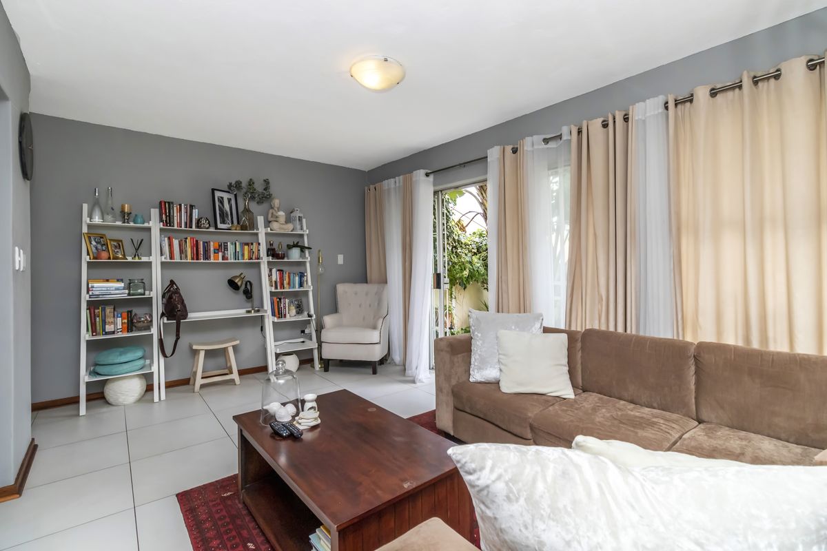 Charming 2-bedroom apartment for sale in Morningside, Sandton—perfect for modern living! - Photo 2