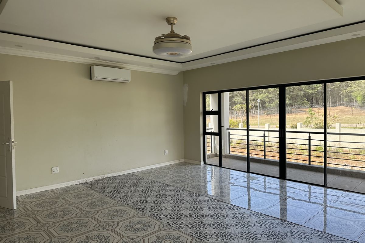 Exquisite 6 Bedroom home for sale in Hilton Gardens - Photo 5