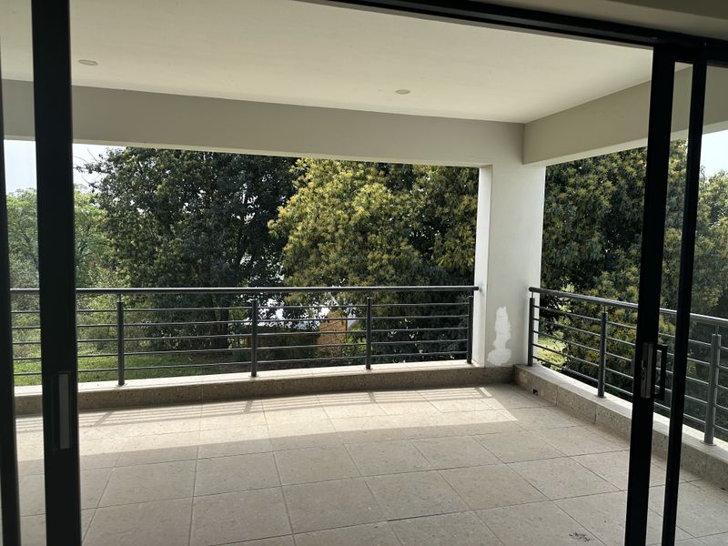 Exquisite 6 Bedroom home for sale in Hilton Gardens - Photo 6