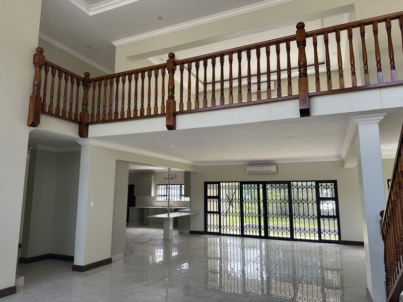 Exquisite 6 Bedroom home for sale in Hilton Gardens - Photo 2