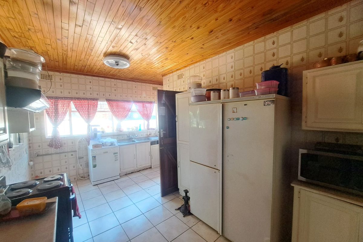 Ample possibilities!! - Photo 2