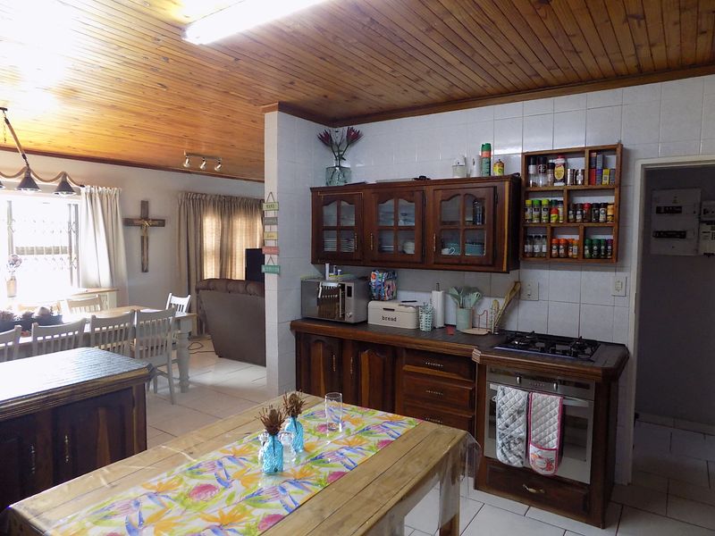 Property available in secure complex - Photo 4