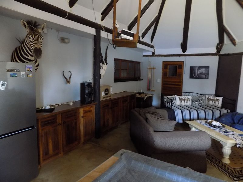 Property available in secure complex - Photo 7