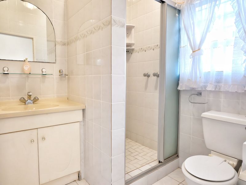 Live Large in Paradise - Photo 10