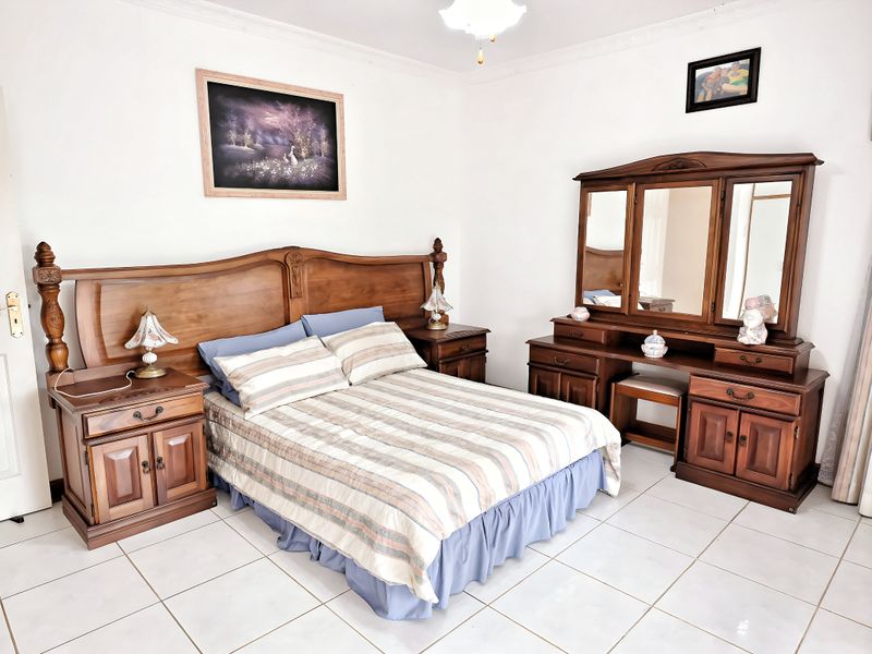 Live Large in Paradise - Photo 7