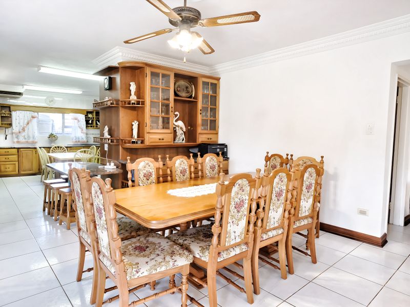 Live Large in Paradise - Photo 4