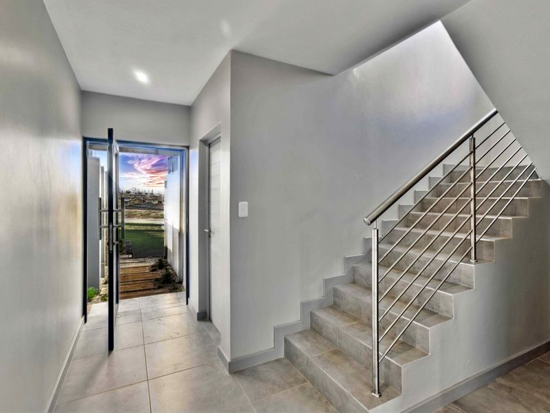Modern Turn-Key 3-Bedroom Home in Sought-After Fountainbrook Estate. - Photo 7