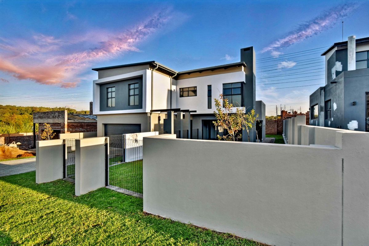 Modern Turn-Key 3-Bedroom Home in Sought-After Fountainbrook Estate. - Photo 4