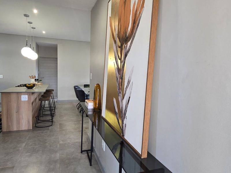 Modern Turn-Key 3-Bedroom Home in Sought-After Fountainbrook Estate. - Photo 9