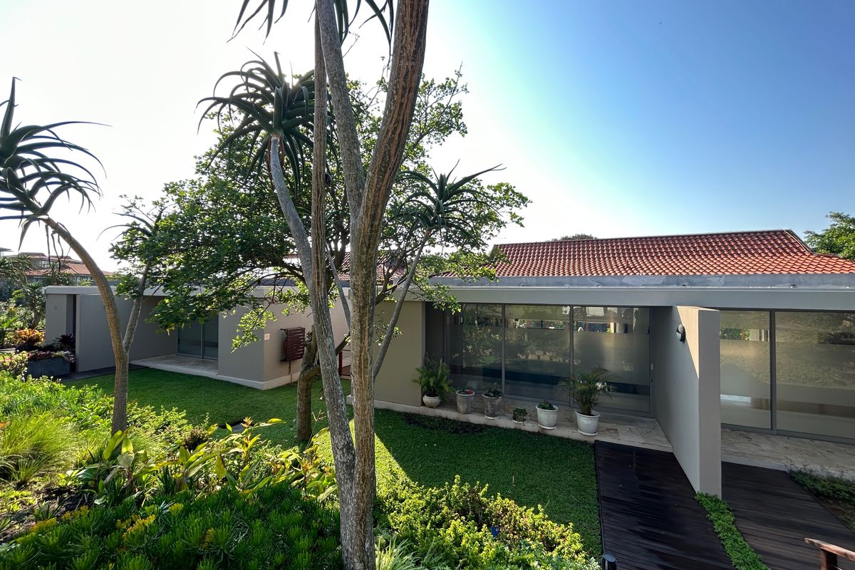 **Townhouse with Ocean View on Secure Golf Estate ** - Photo 3