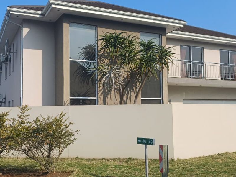 Four bedroom house in an upmarket estate - Photo 2