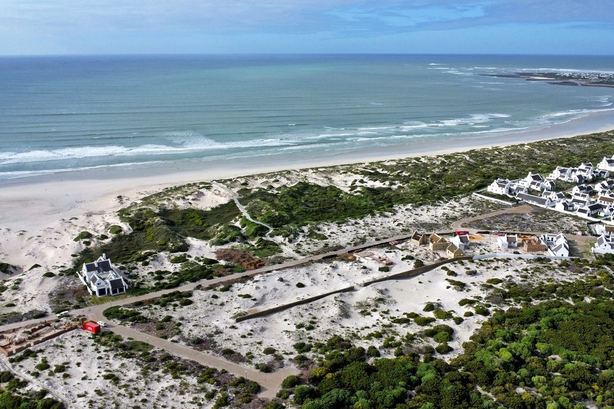 Magnificent Beach Front Living - Photo 3