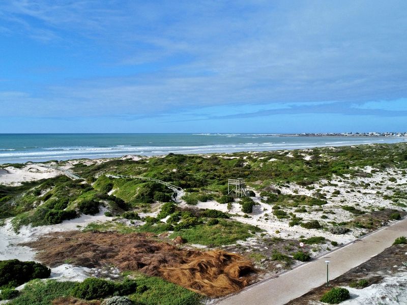 Magnificent Beach Front Living - Photo 2