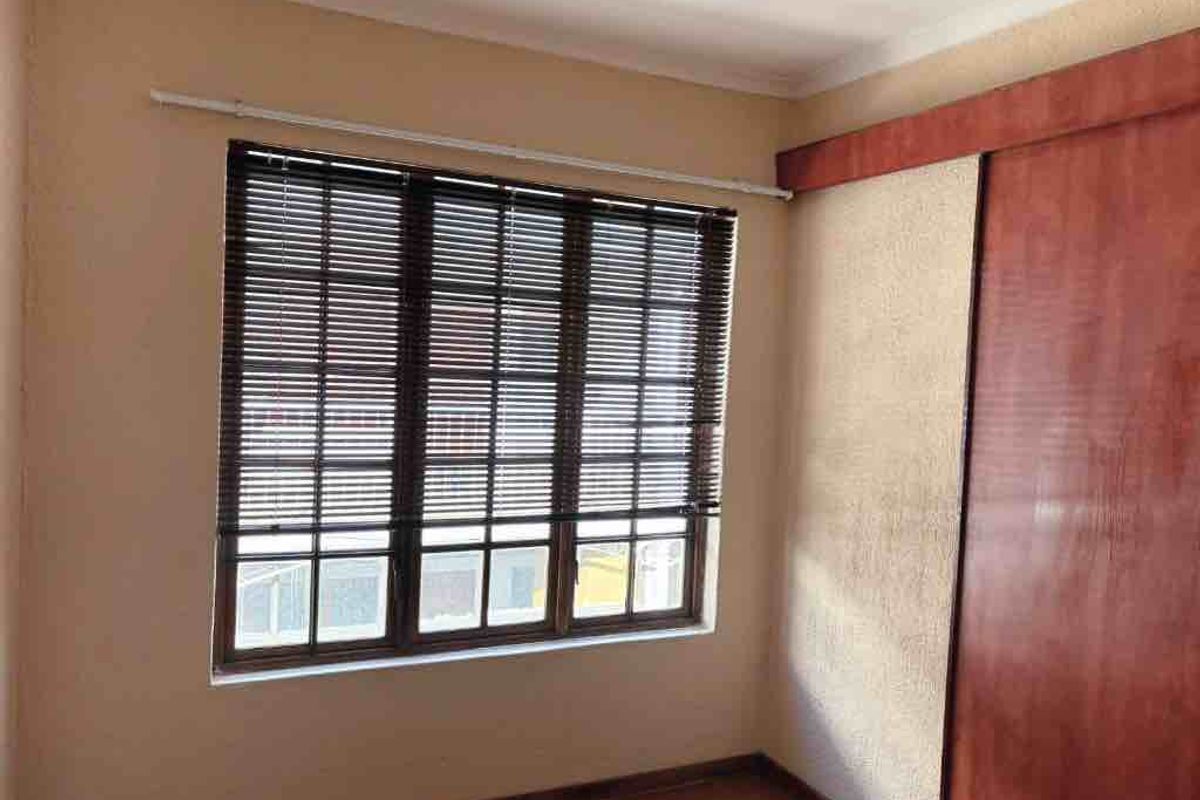 Conveniently located 1.4 km from the NWU campus! - Photo 5